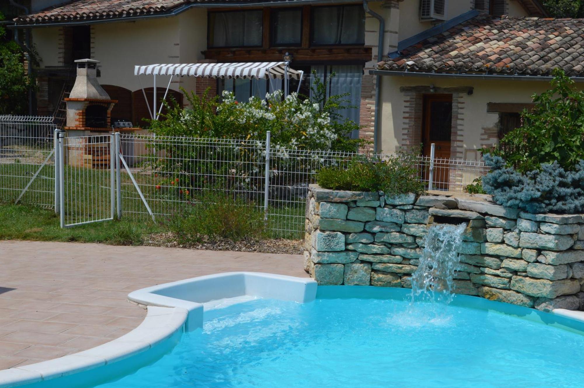 Gite Bois Et Senteurs Lafrancaise Exterior photo